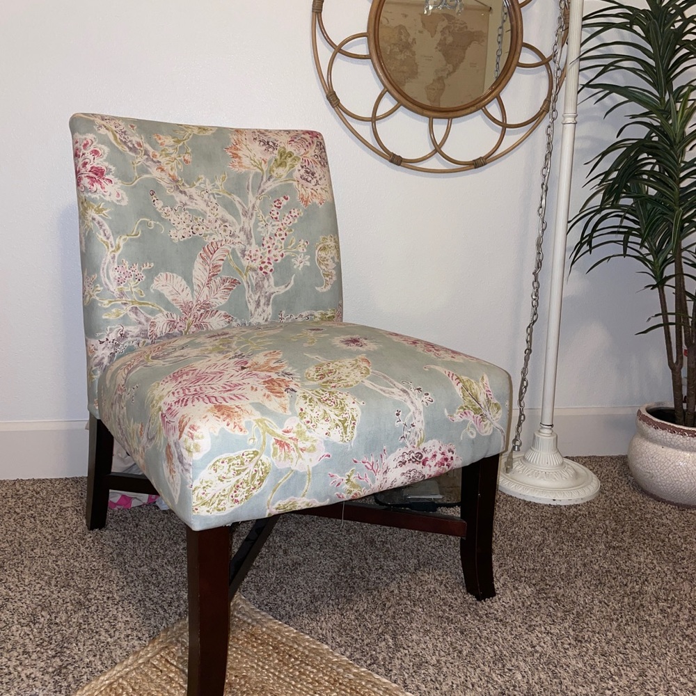 Floral accent chair